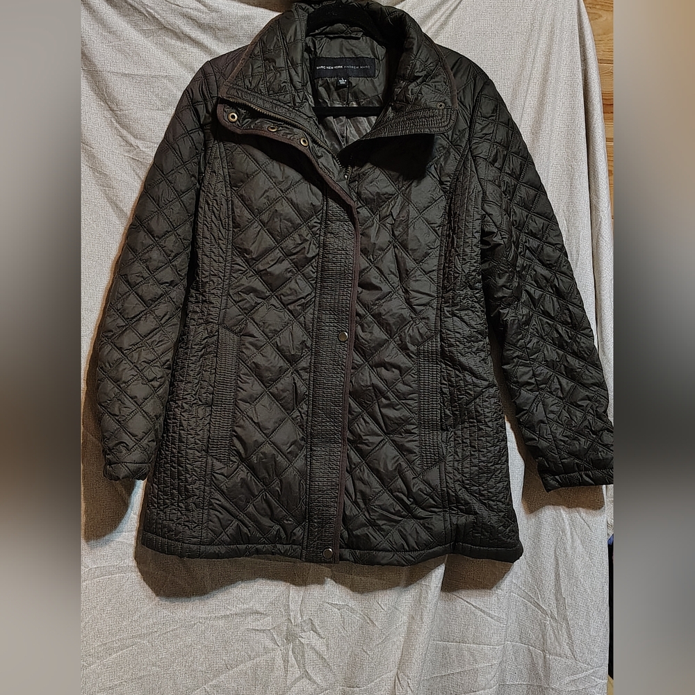 Elegant Black Quilted Women's Jacket